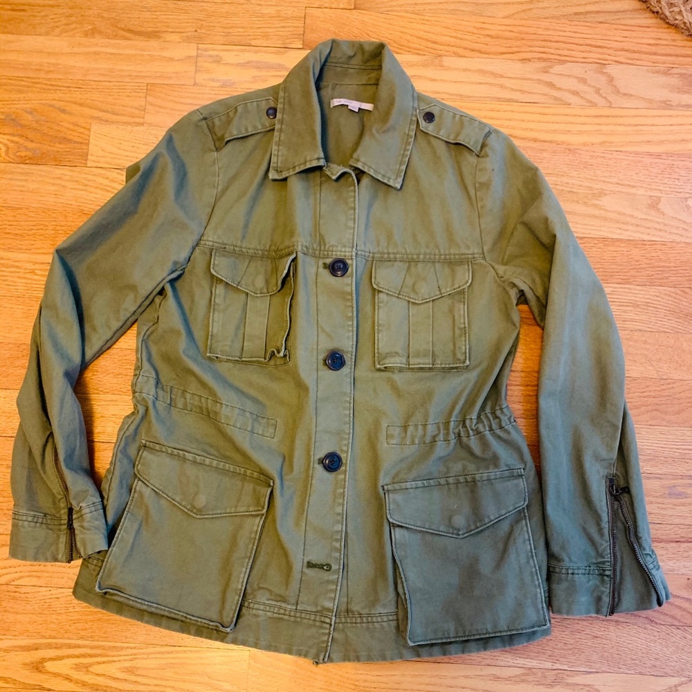 GAP OLIVE GEEEN UTILITY JACKET!